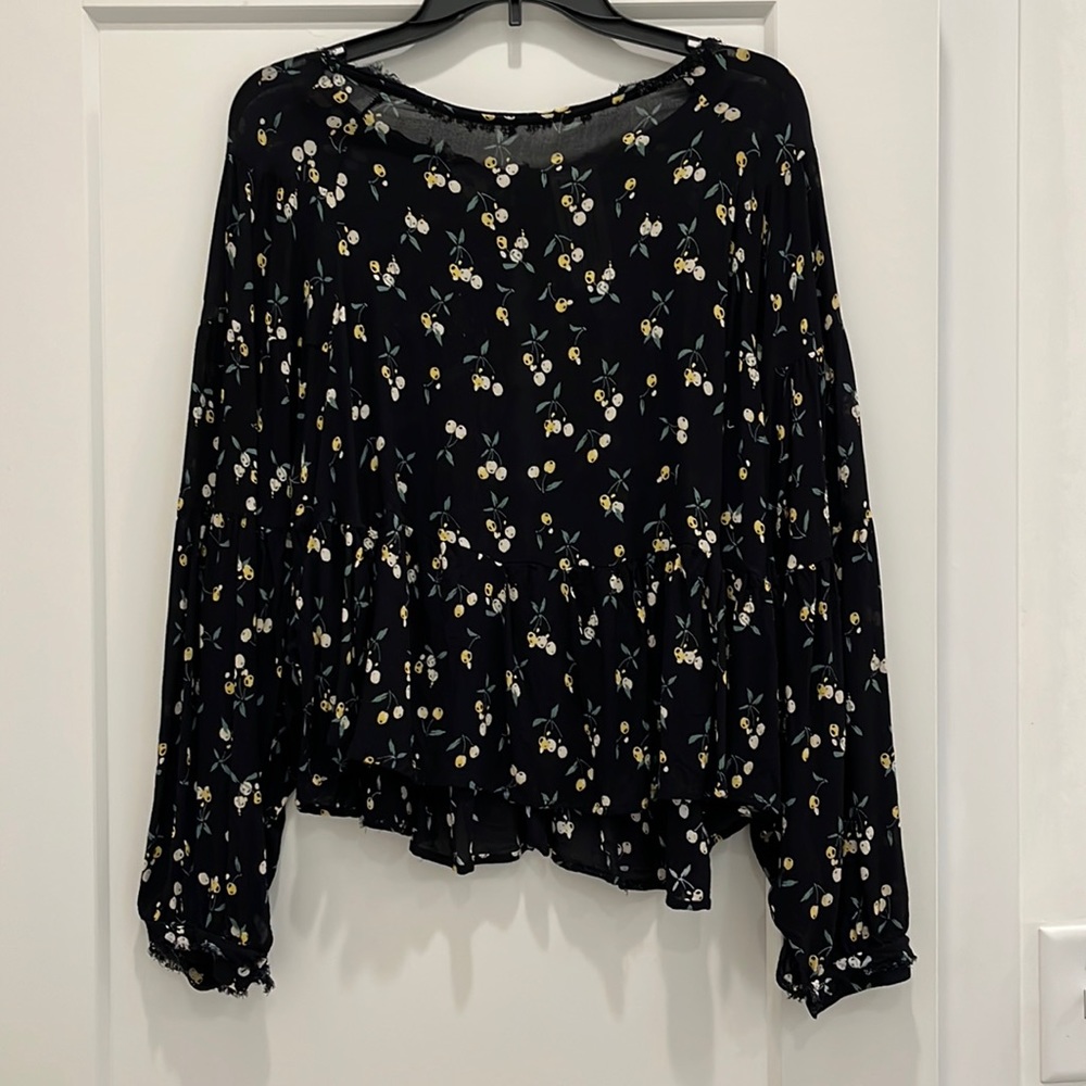 Free people flowy top 🍋
